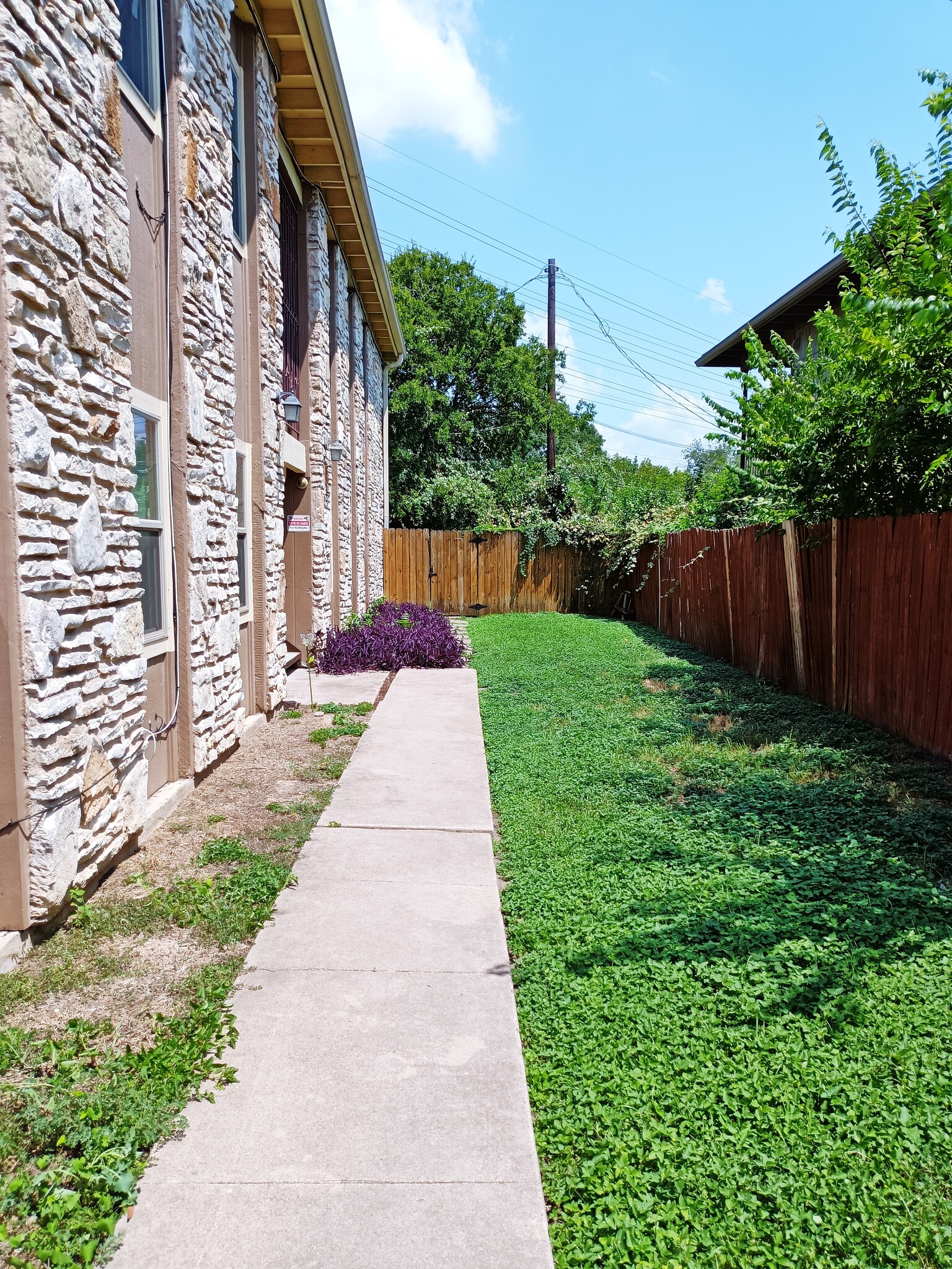 2406 Mission Hill Dr, Austin, TX for Sale