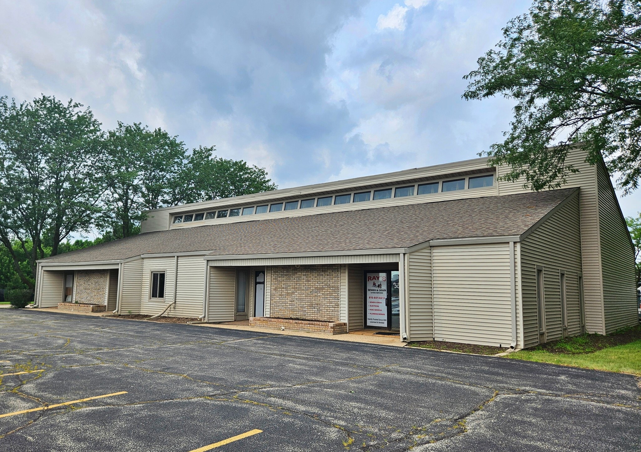 7117 Clinton Rd, Loves Park, IL for Rent