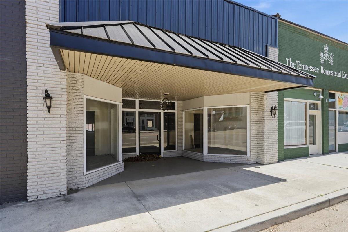 110 E Broadway St, Lenoir City, TN for Sale