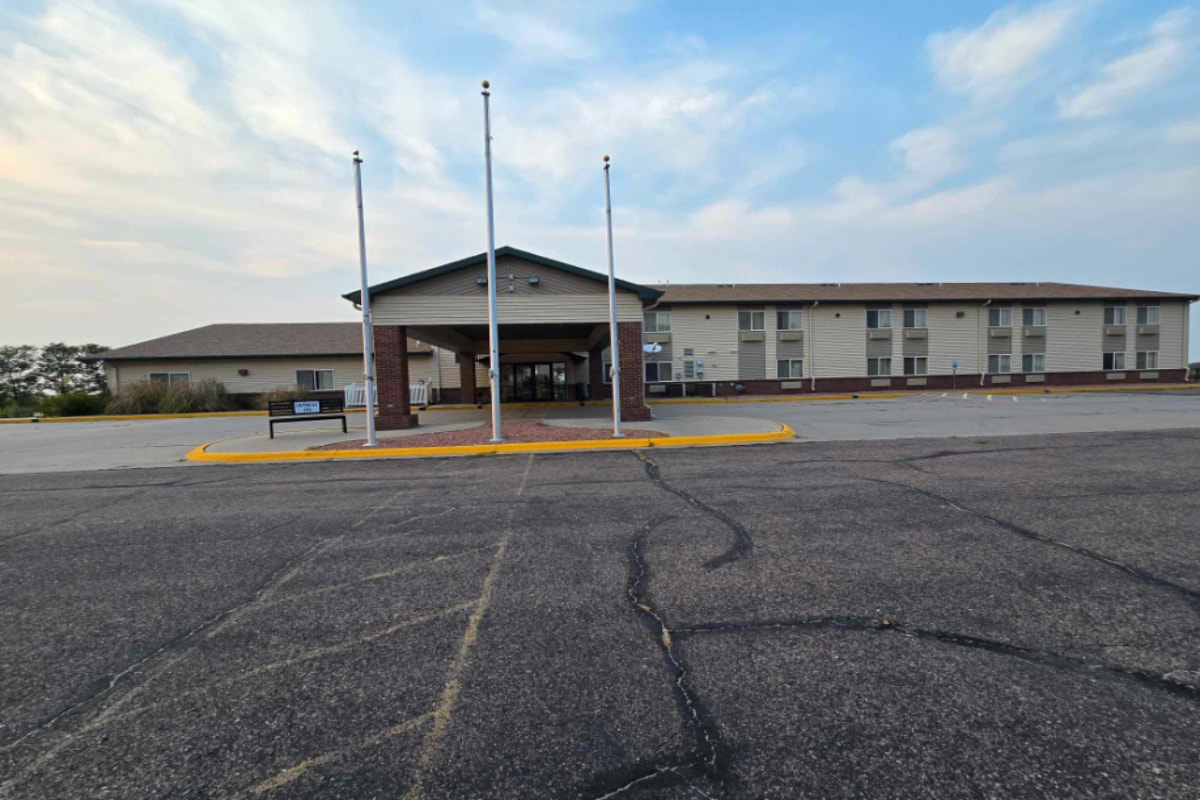 748 E 12th St, Imperial, NE for Sale
