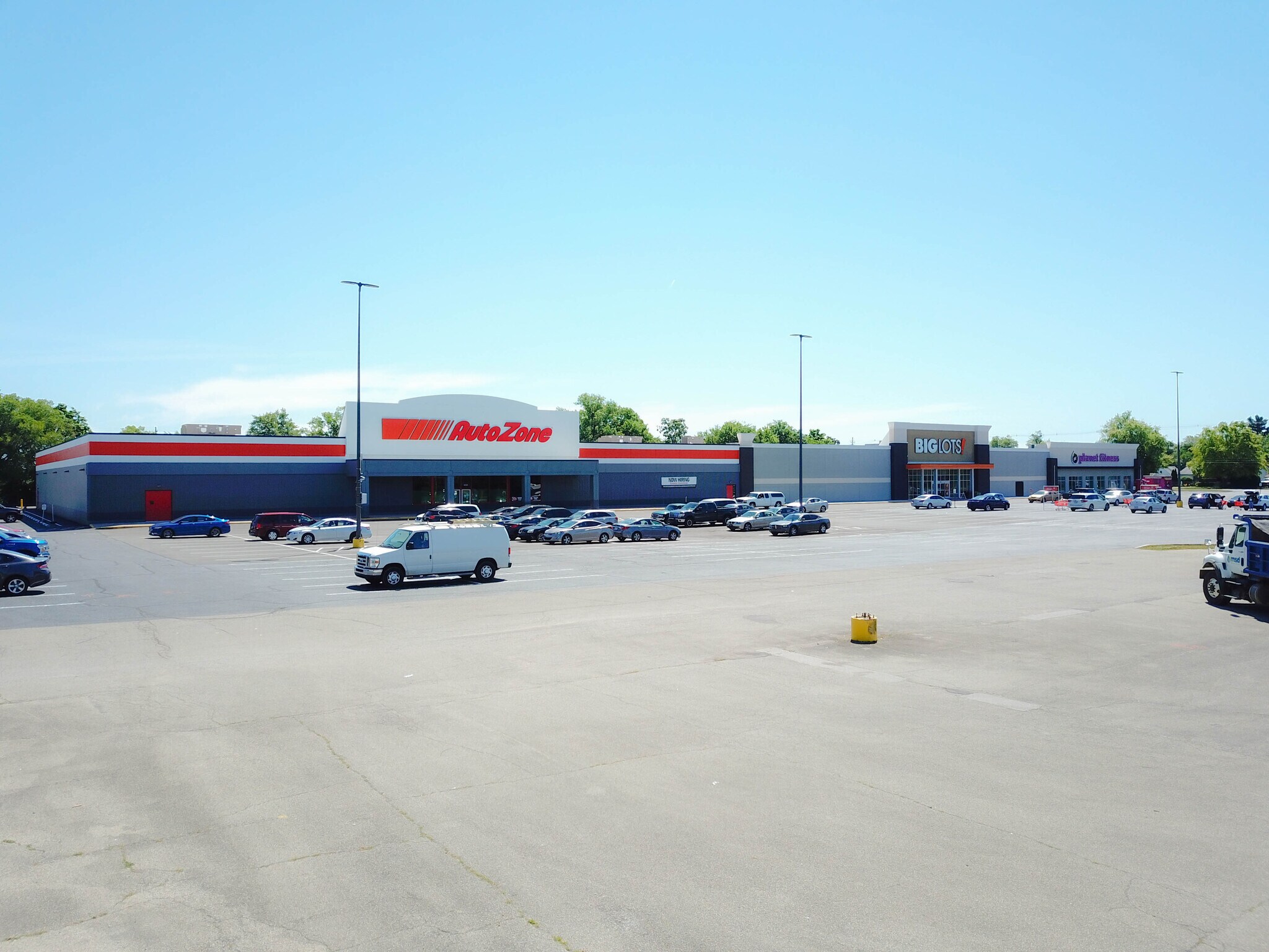 40134029 Poplar Level Rd Louisville, KY 40213 Shopping Center