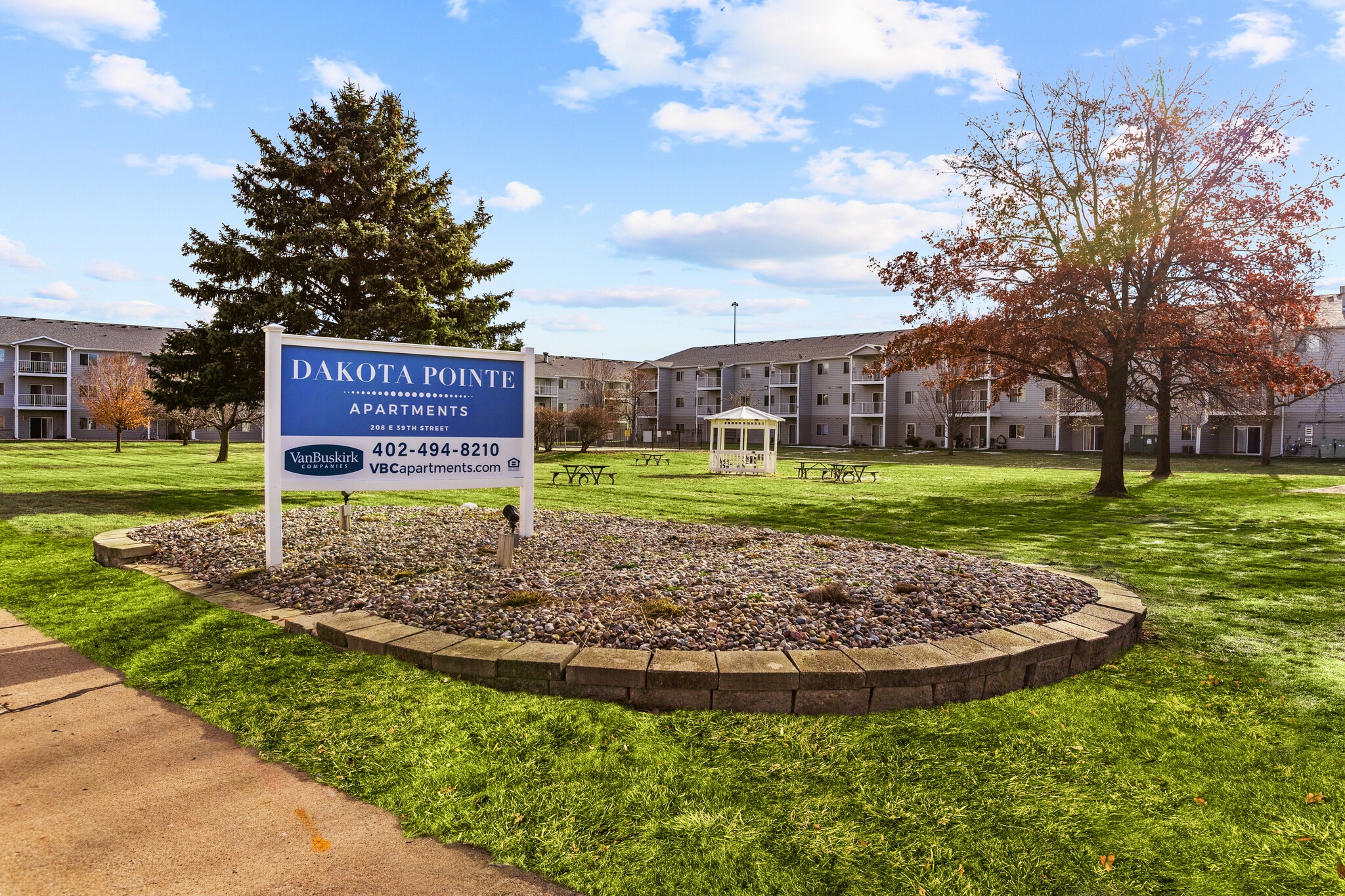 200-208 E 39th St, South Sioux City, NE for Sale