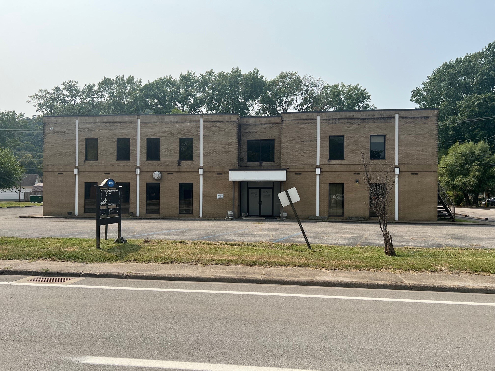 4701 MacCorkle Ave SE, Charleston, WV for Sale