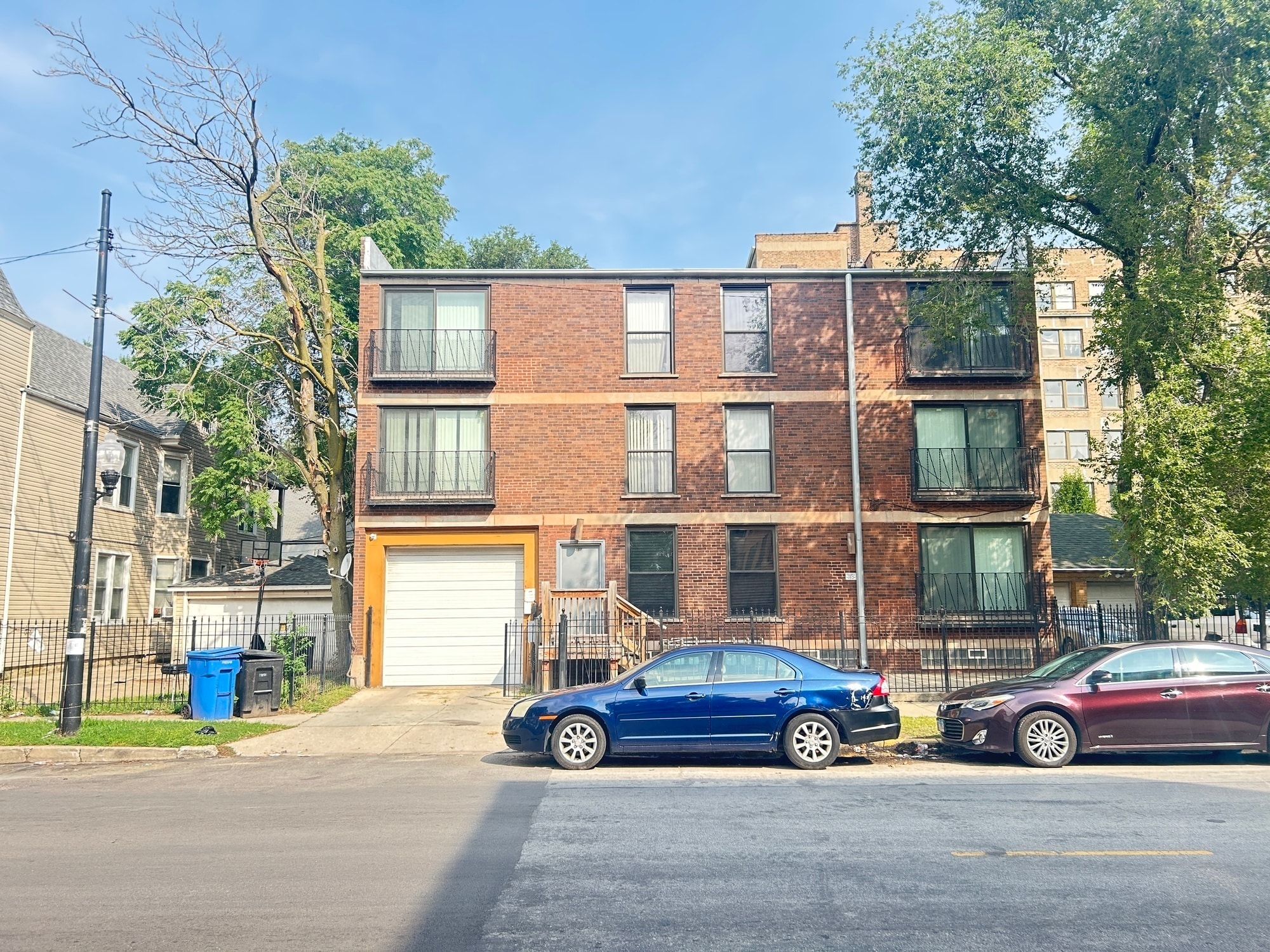 2720 E 75th St, Chicago, IL for Sale