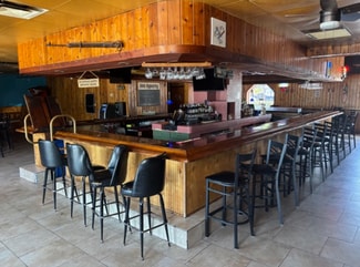 Lake Worth, FL Retail - 327 N Dixie Hwy
