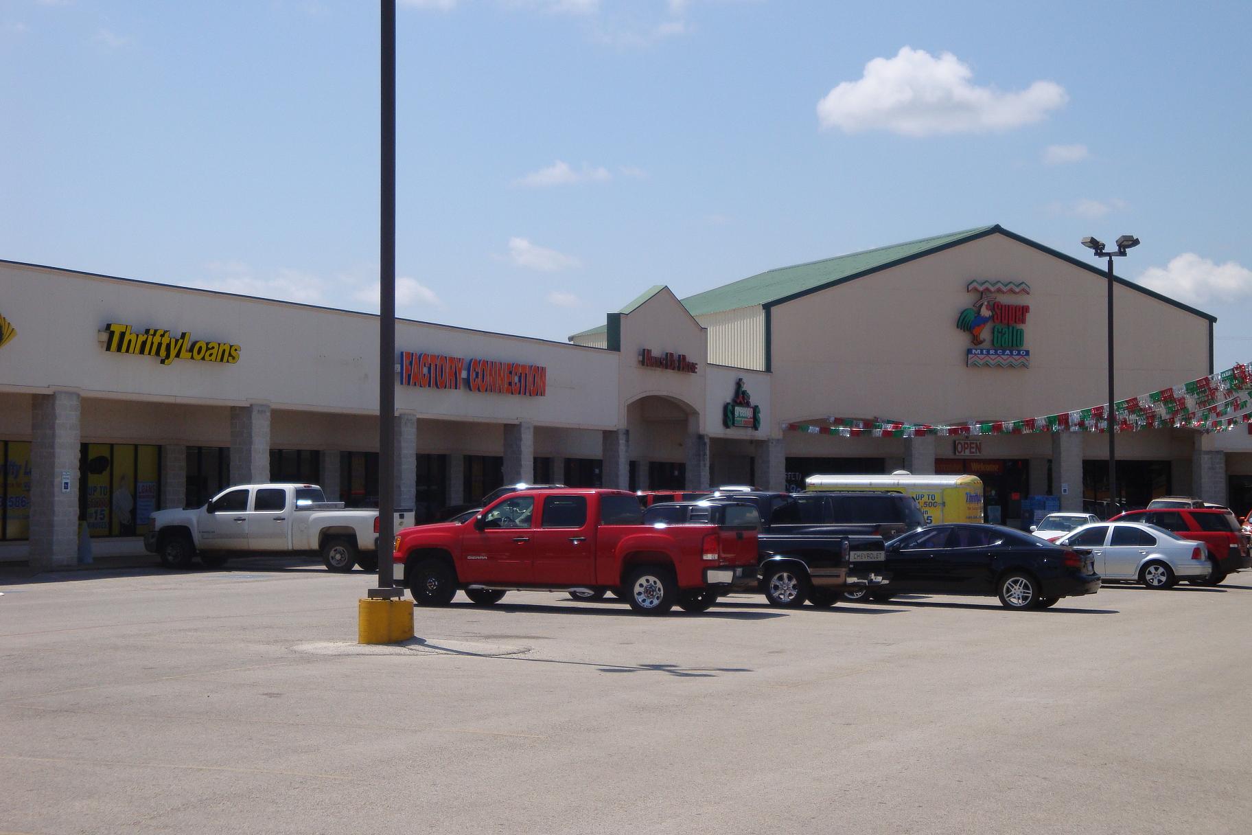 1009 S Jackson St Jacksonville, TX 75766 Shopping Center Property for