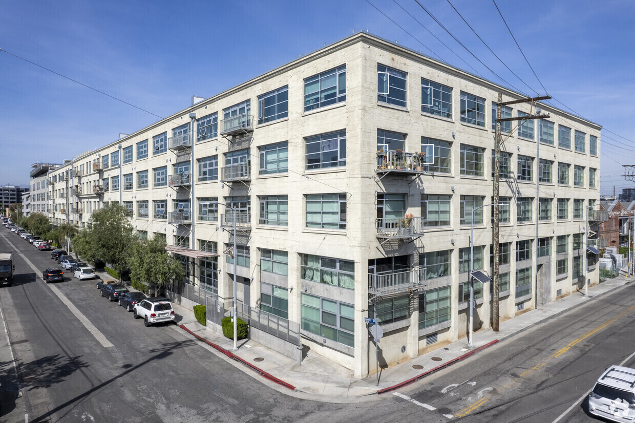 500-530 S Hewitt St, Los Angeles, CA for Rent