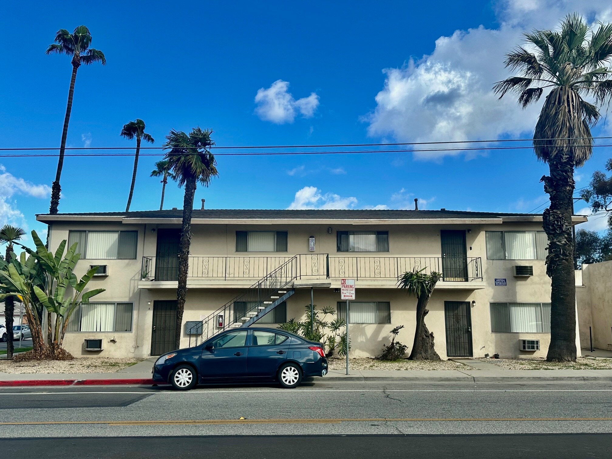 1000 E 32nd St, Signal Hill, CA for Sale