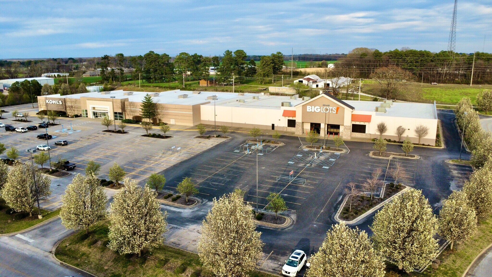 Cox Creek Pky @ Hough Road, Florence, AL for Rent