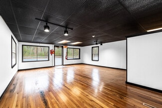Foster, RI Freestanding - 120 Danielson Pike