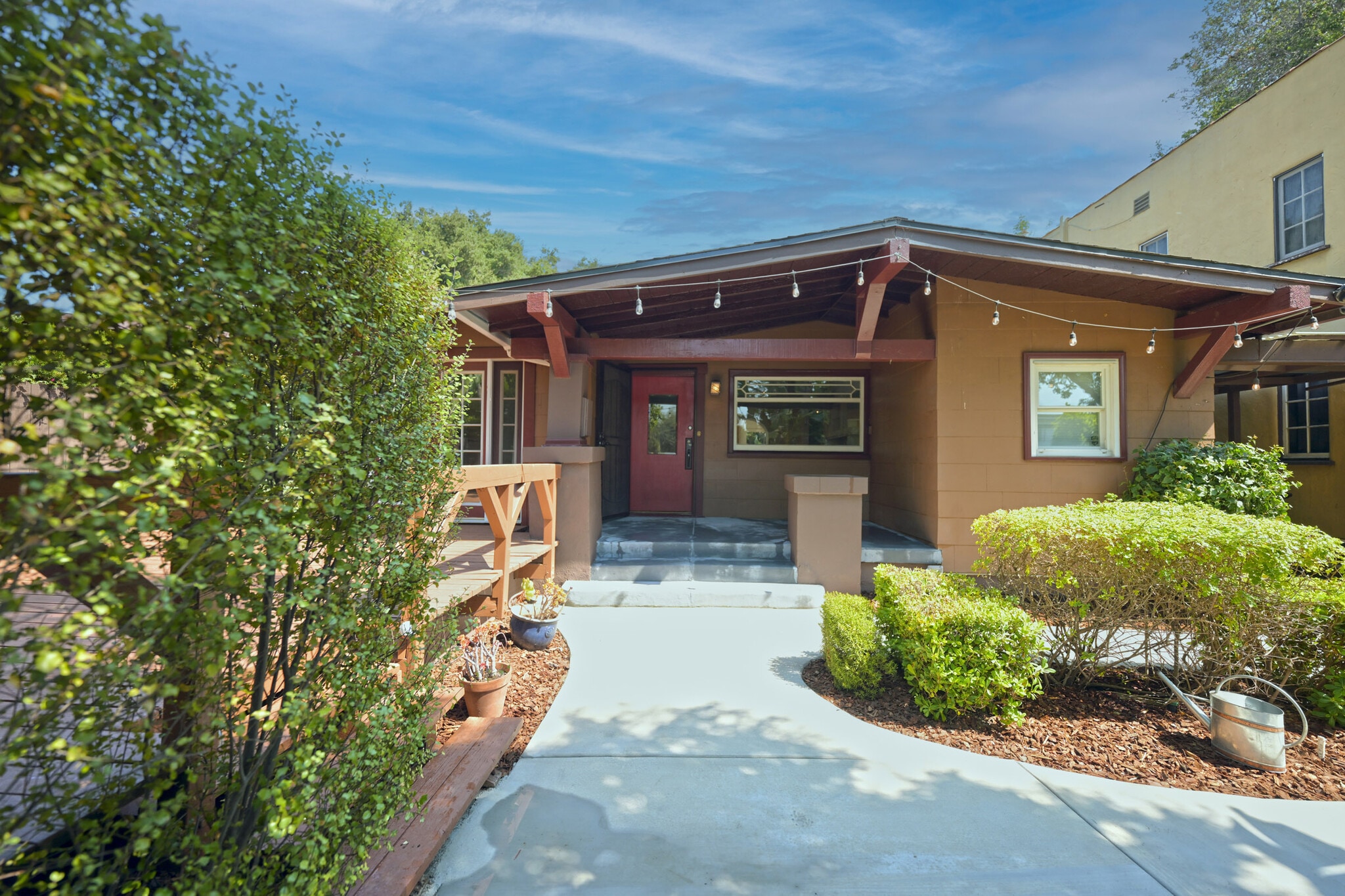 4311 Kingswell Ave, Los Angeles, CA for Sale