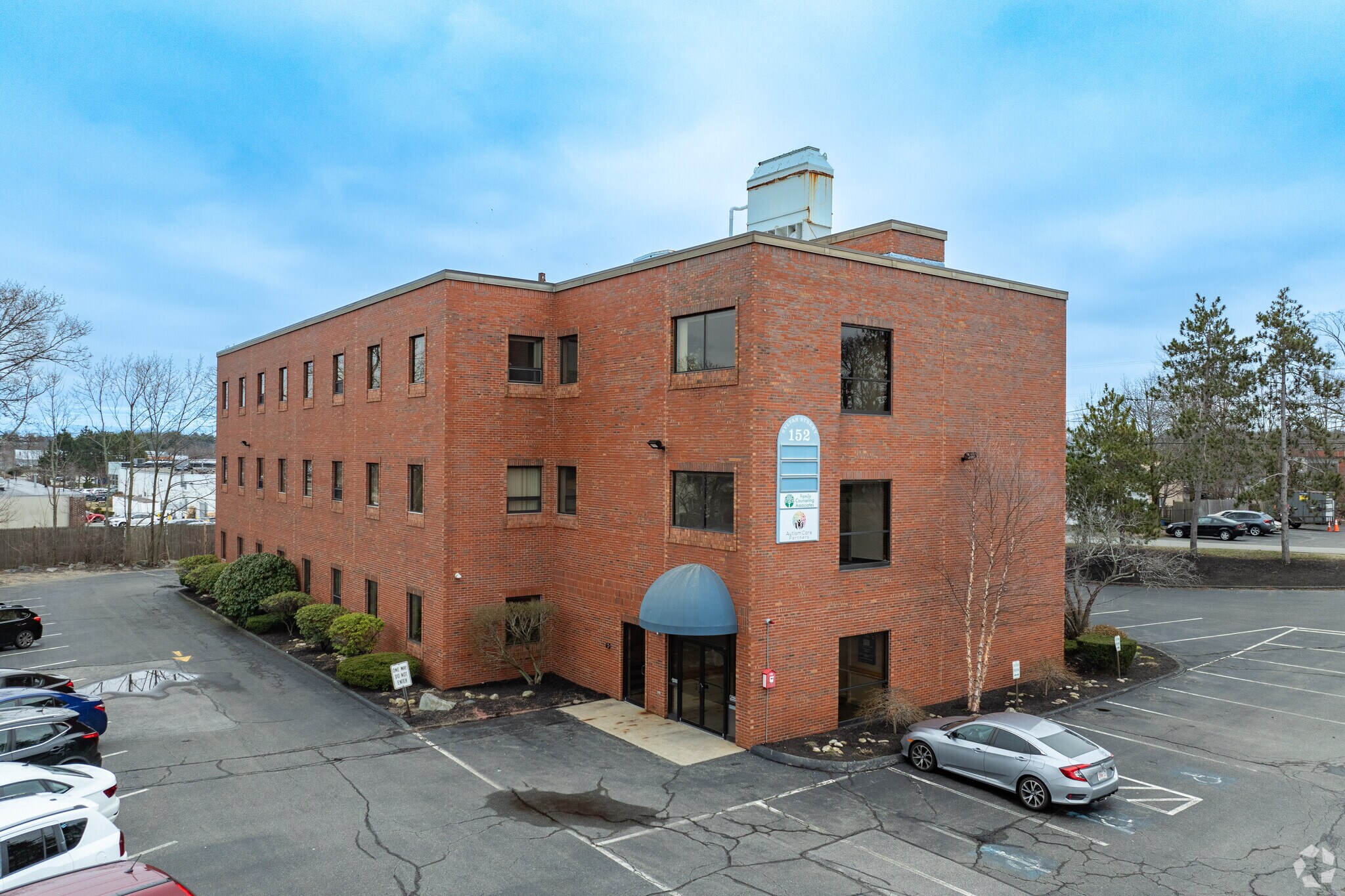 152 Sylvan St, Danvers, MA for Rent