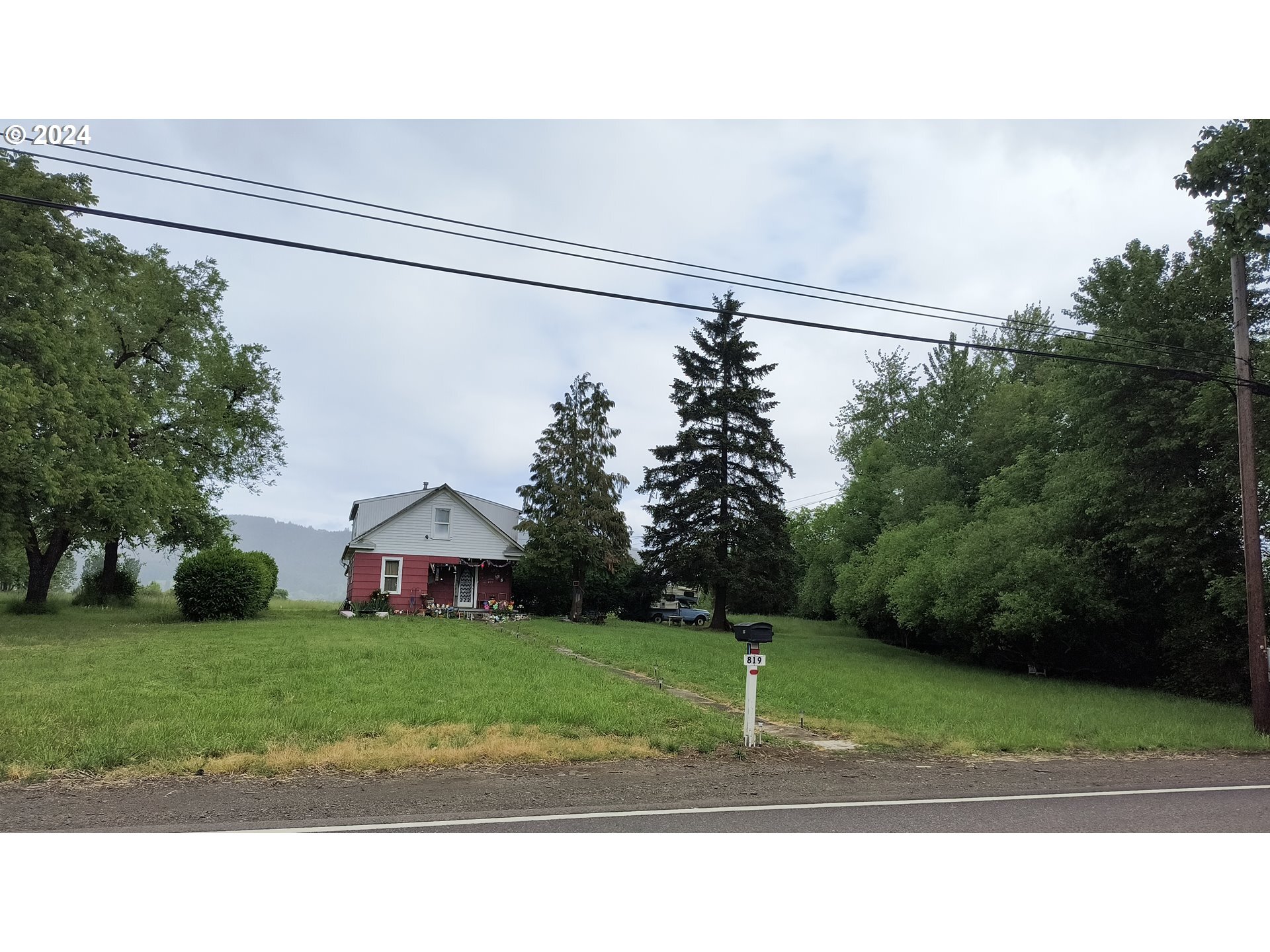 819 W Main St, Sheridan, OR for Sale