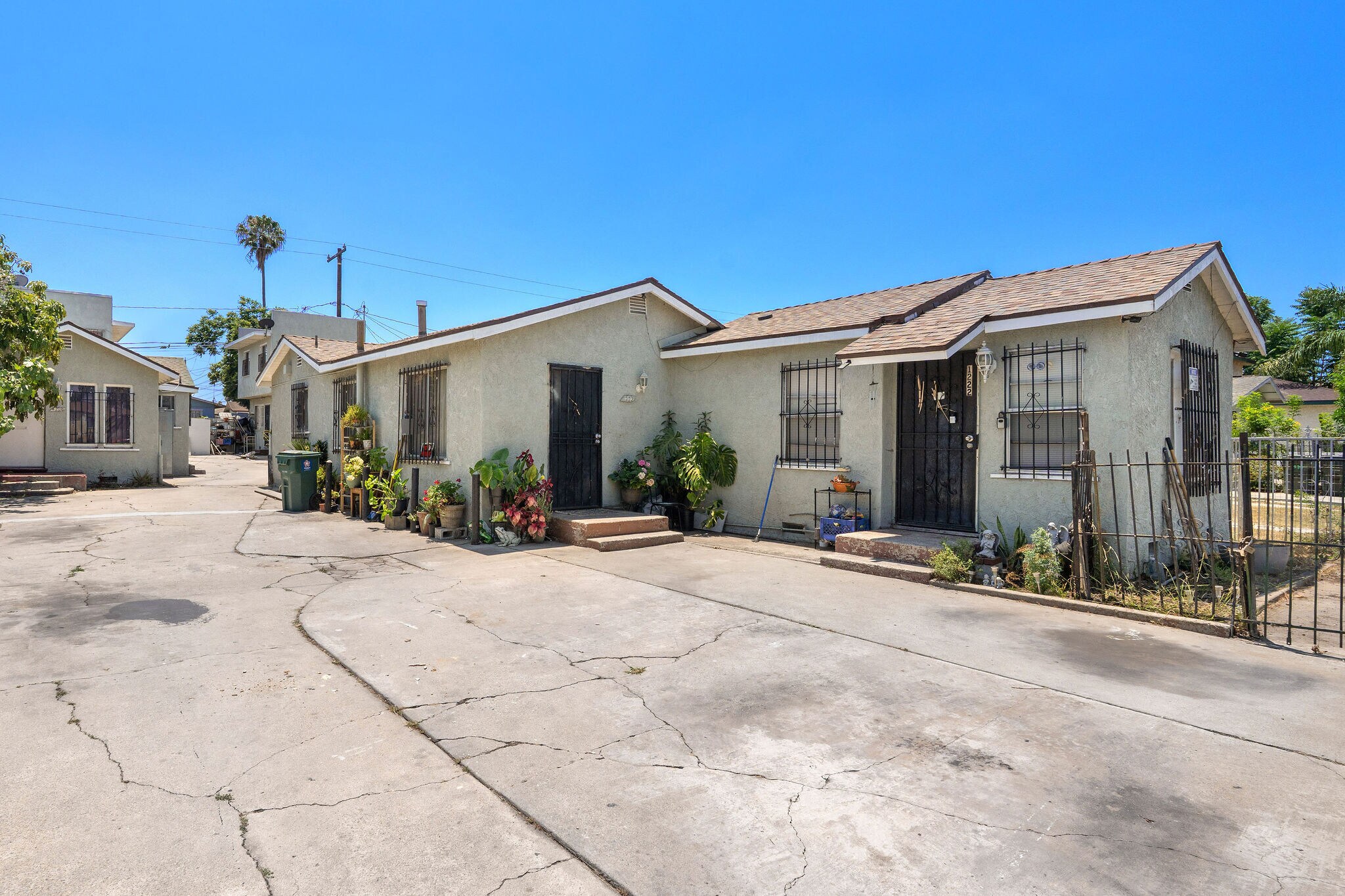 1220 W 91st St, Los Angeles, CA for Sale