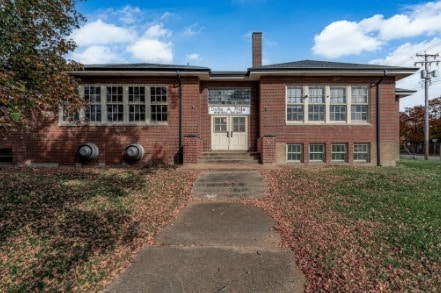 9707 Chicago Heights Blvd, Saint Louis, MO for Sale