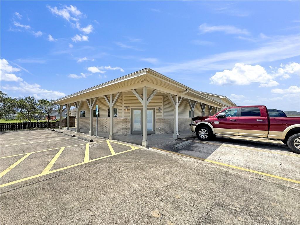 1321 Glenoak Dr, Corpus Christi, TX for Sale