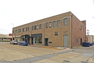 201 E New St Unit 205  