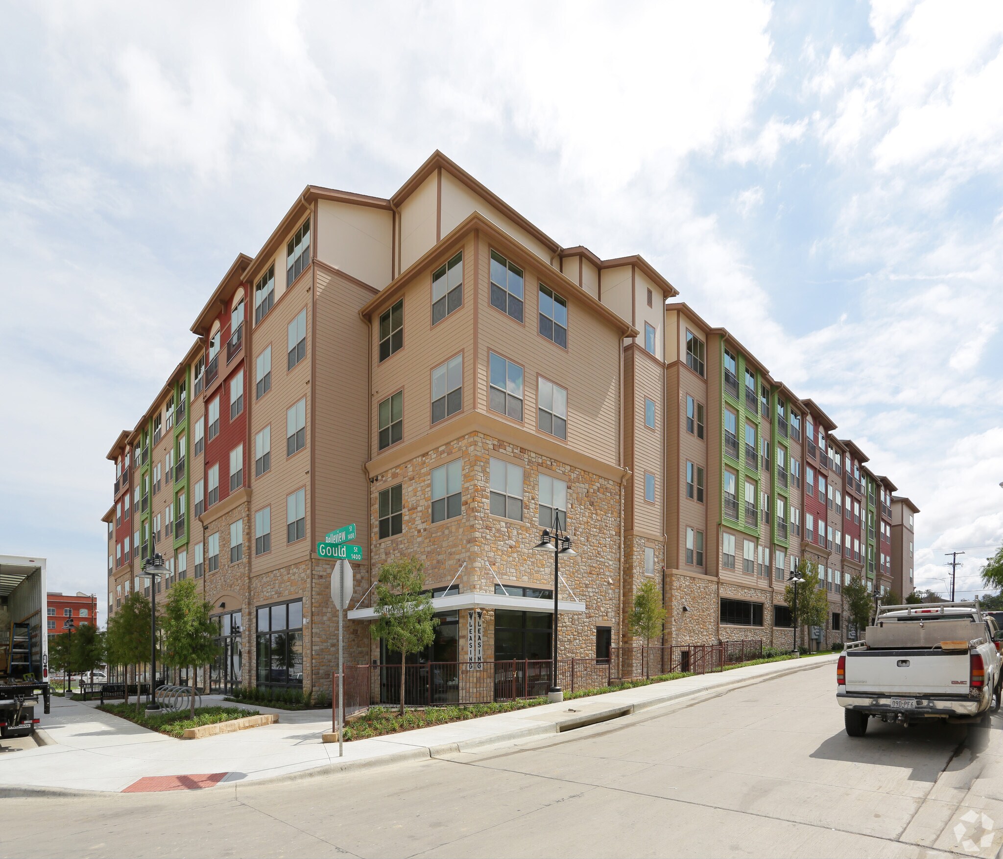 1401 Browder St, Dallas, TX for Rent