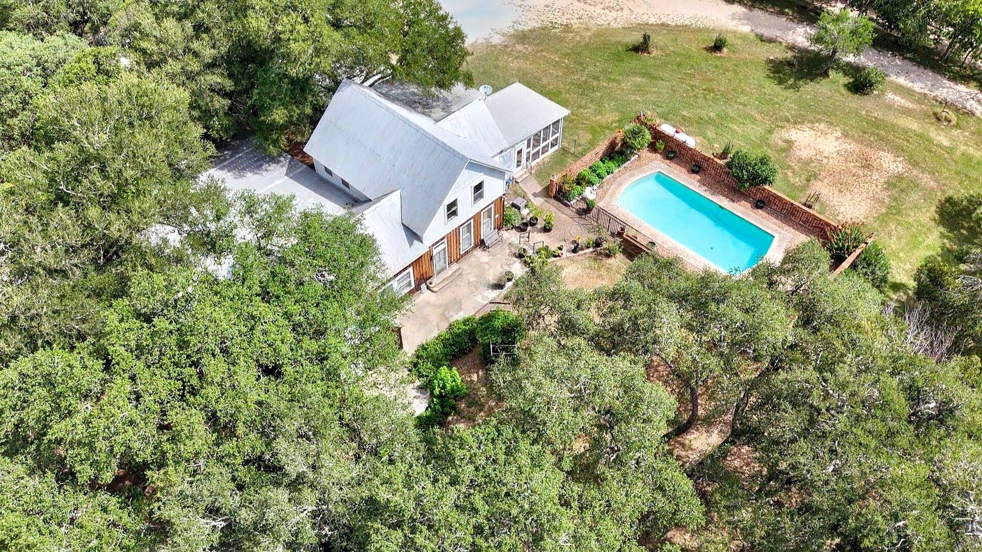 1620 Hofheinz St, San Marcos, TX for Sale
