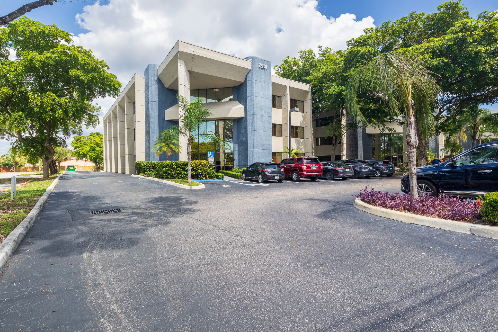 7501 W Oakland Park Blvd, Lauderhill, FL for Rent