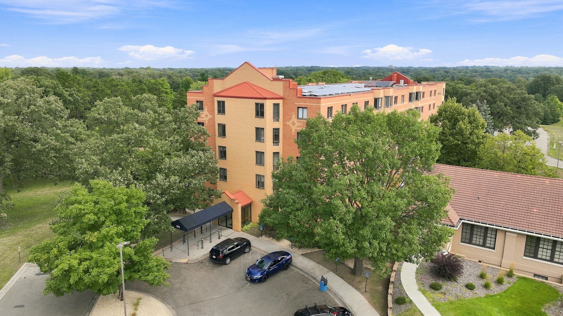 985 Ivy Ave E, Saint Paul, MN for Sale
