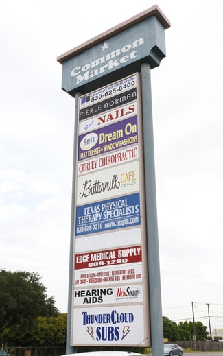 New Braunfels, TX Office/Retail - 1312 E Common St