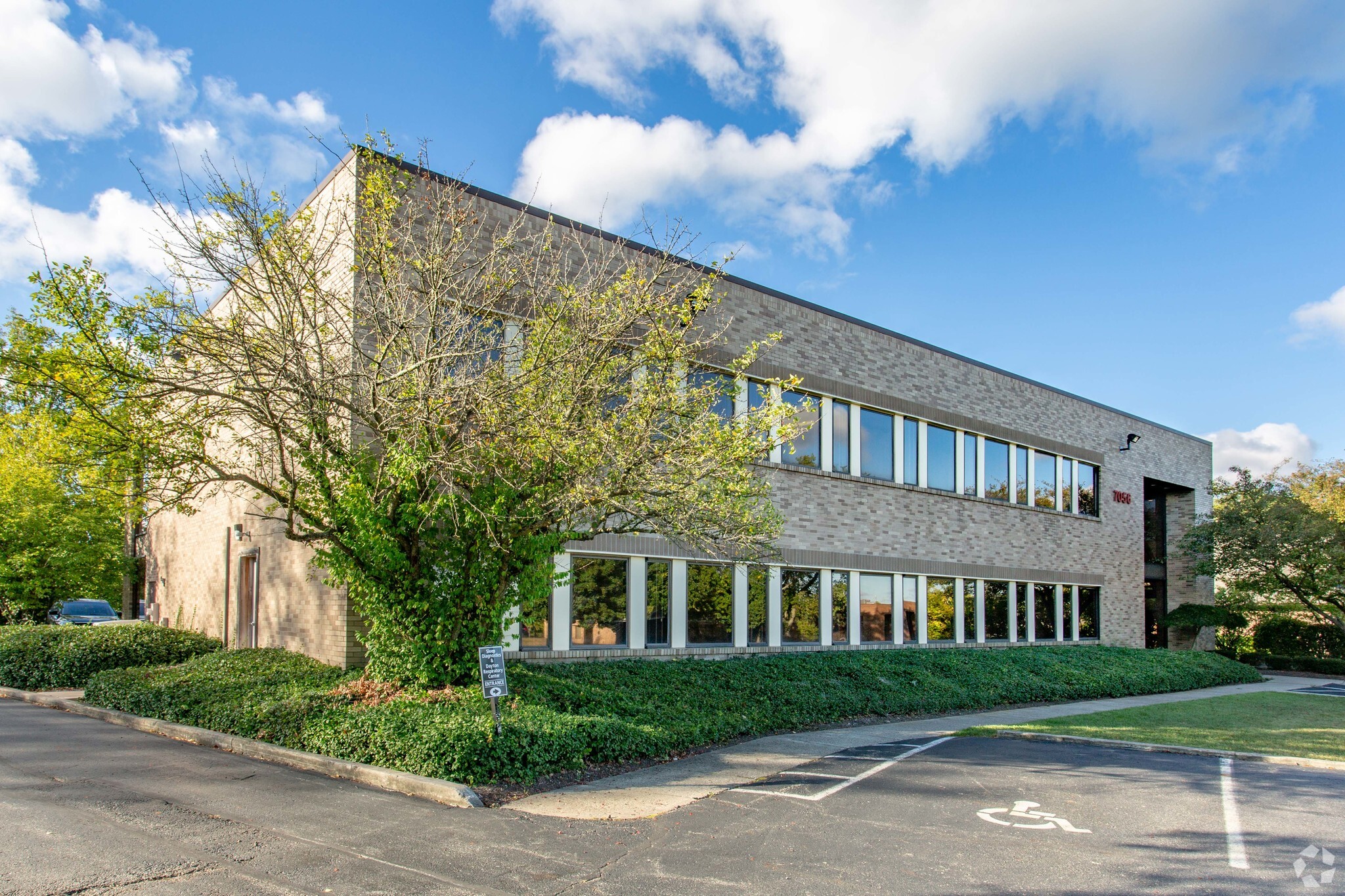 7056 Corporate Way, Dayton, OH for Rent