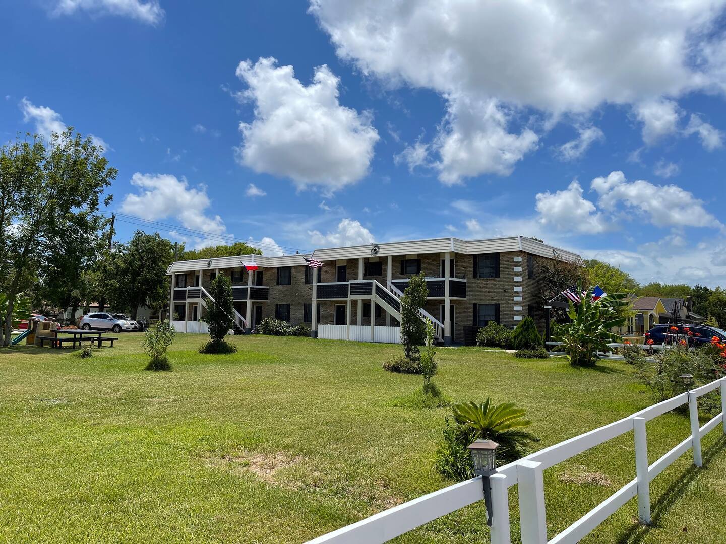 403 W Broad St, Freeport, TX for Sale