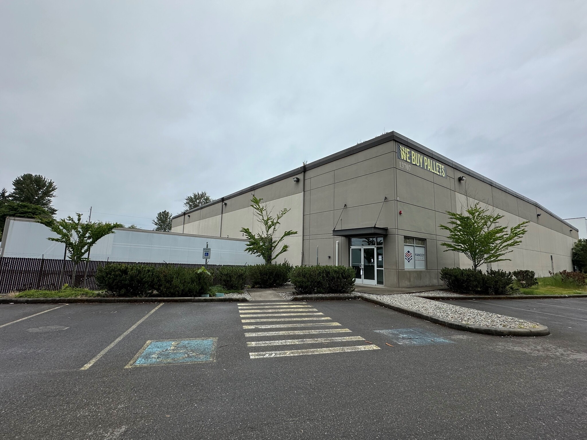 13707 Pioneer Way E, Puyallup, WA for Rent