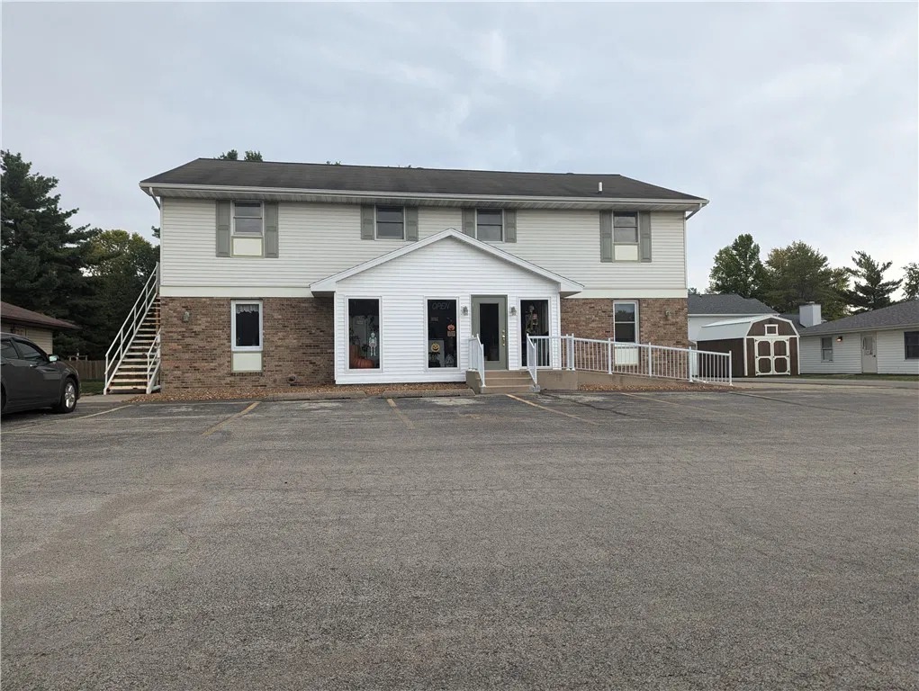 2125 18th St, Charleston, IL for Sale