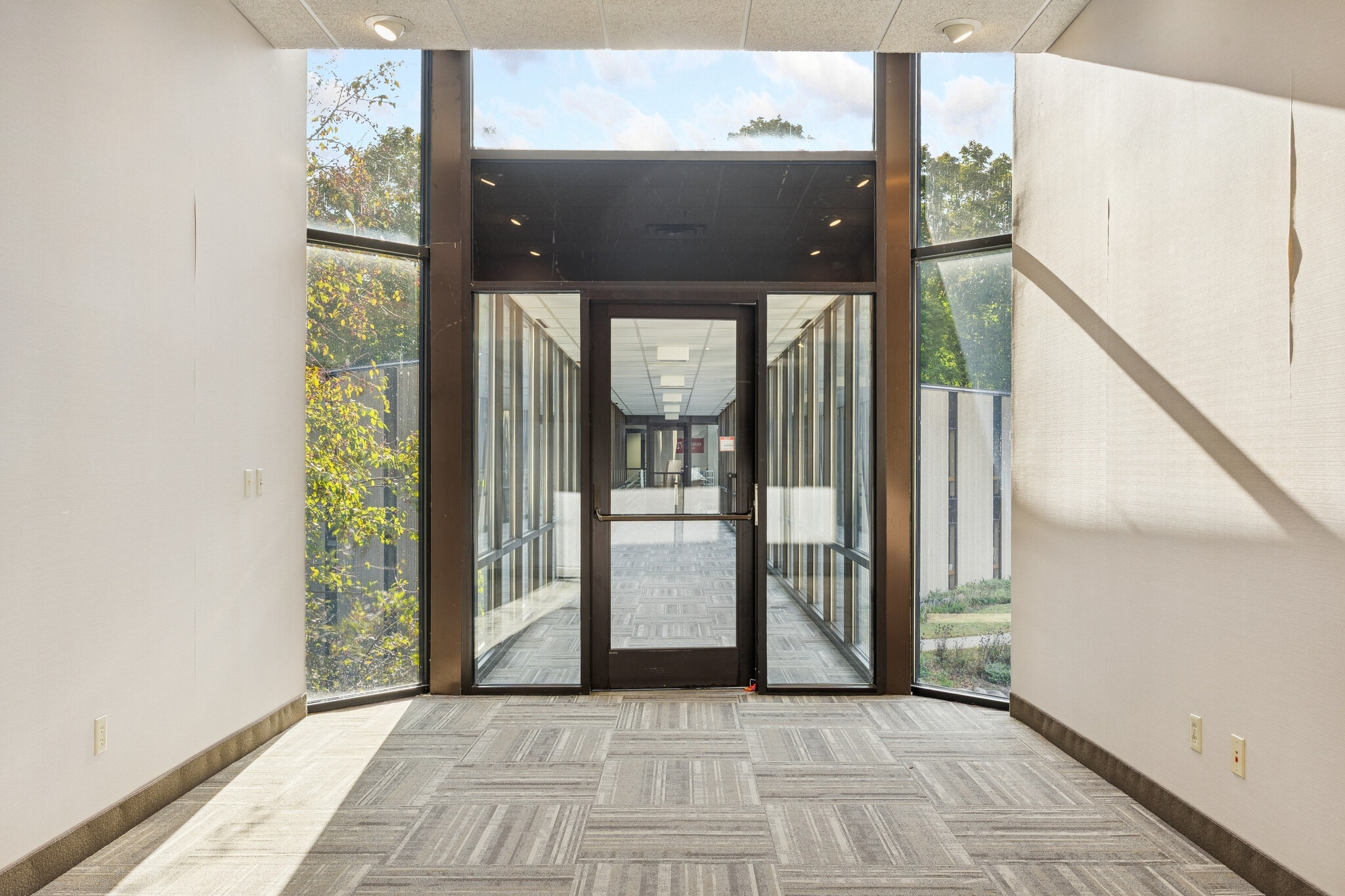 1800 Pioneer Creek Ctr, Maple Plain, MN for Rent