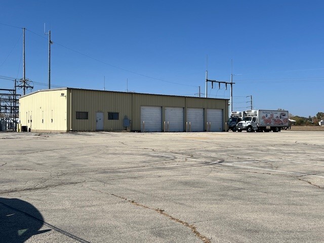 318 Industrial St, De Witt, IA for Sale