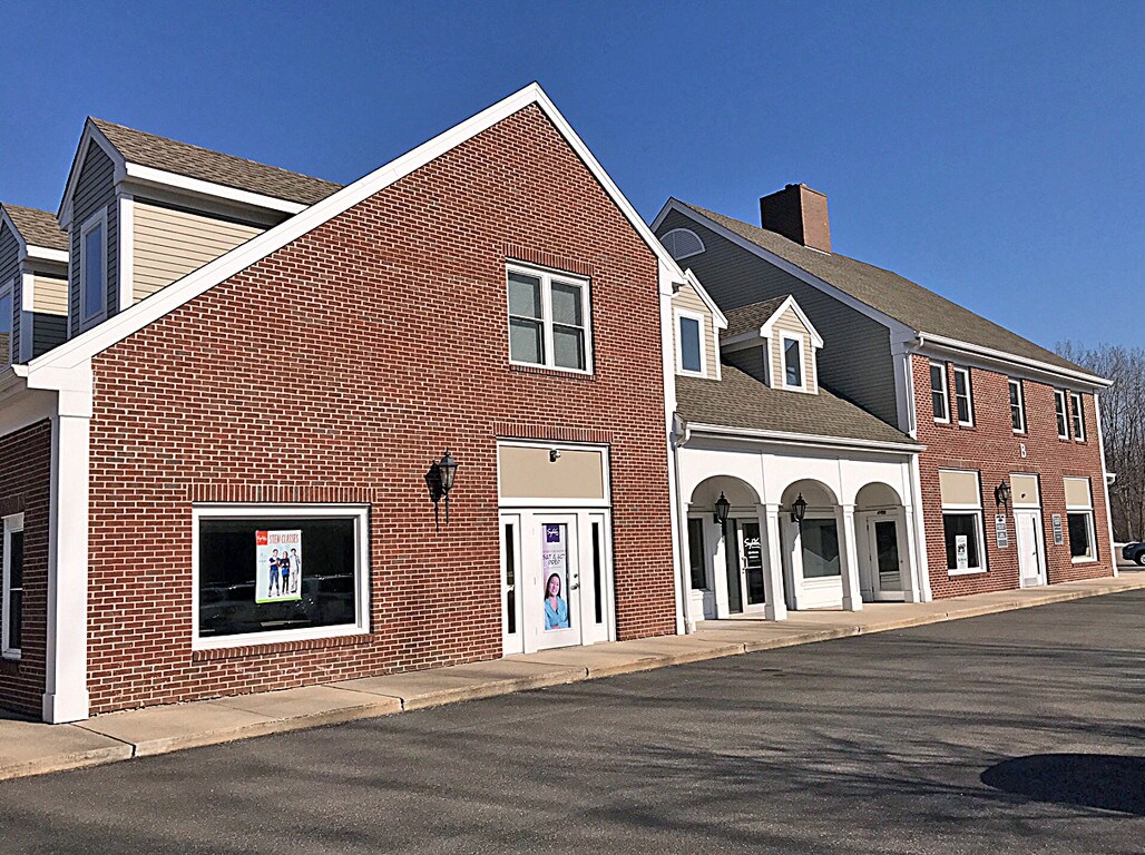 67 Federal Rd, Brookfield, CT for Rent