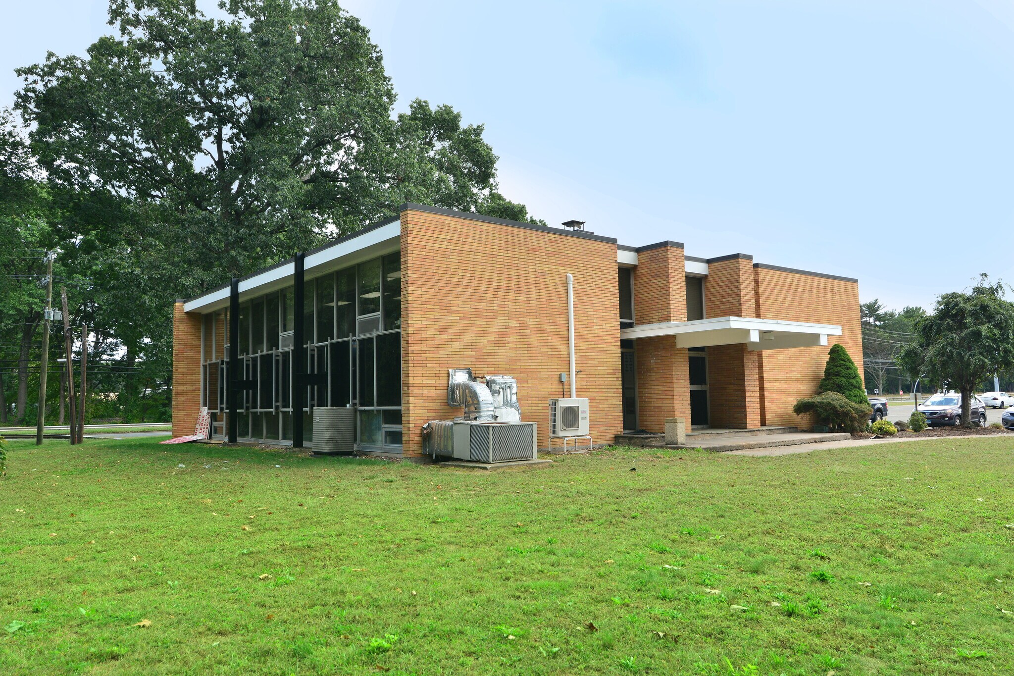 1209 John Fitch Blvd South Windsor, CT 06074 Office Property for