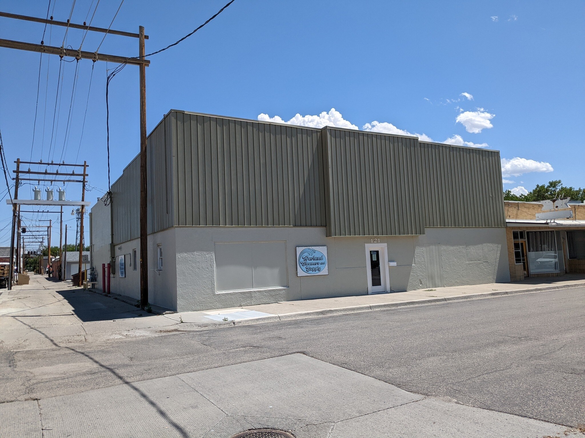 121 S 7th St, Worland, WY for Sale