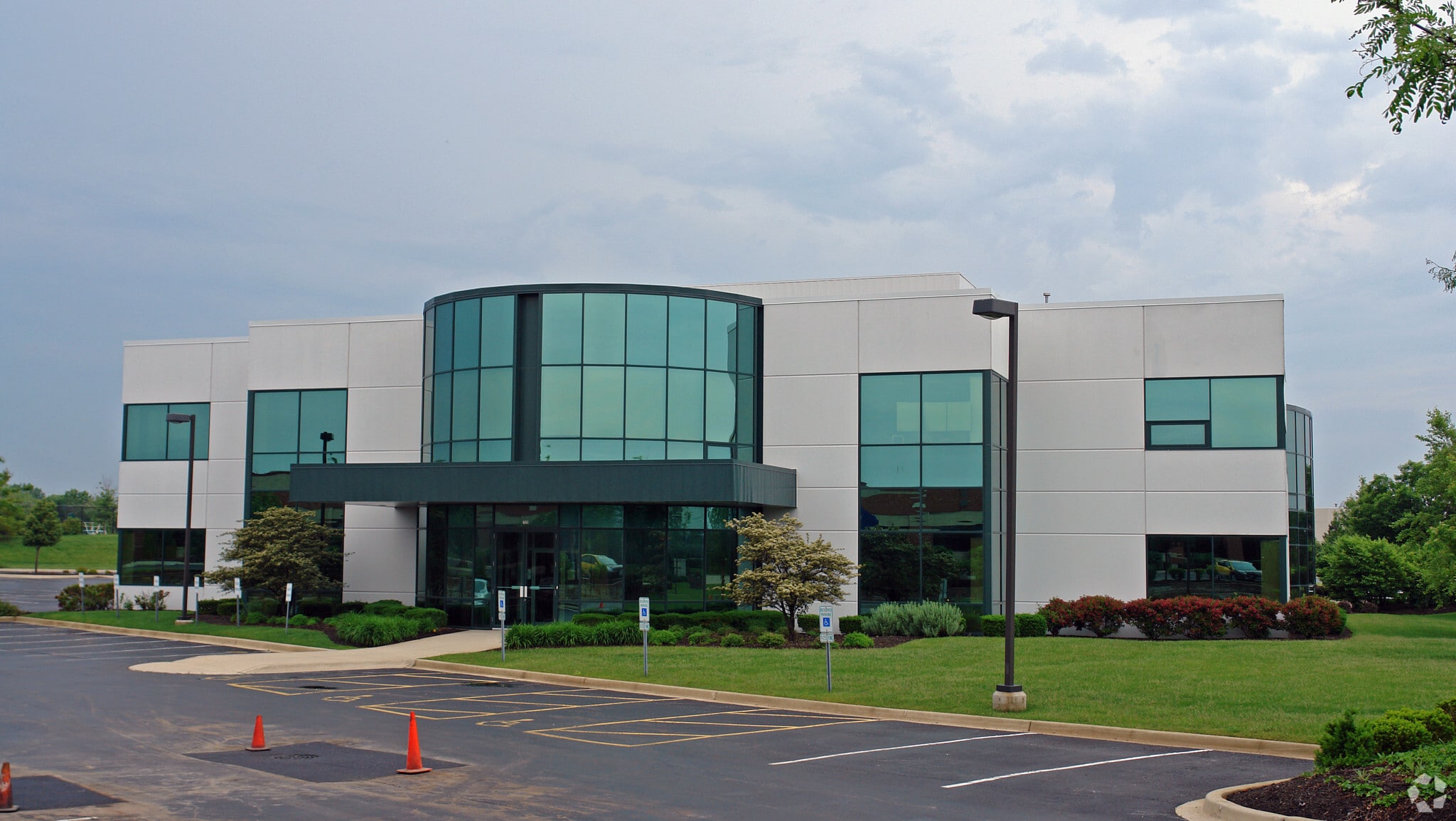7020 High Grove Blvd, Burr Ridge, IL for Rent