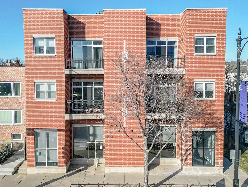 4504 W Irving Park Rd, Chicago, IL for Sale