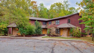 Bloomington, IN Apartments - 1533 Arbors Ln