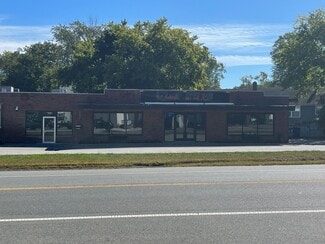 North Andover, MA Storefront - 565-585 Chickering Rd