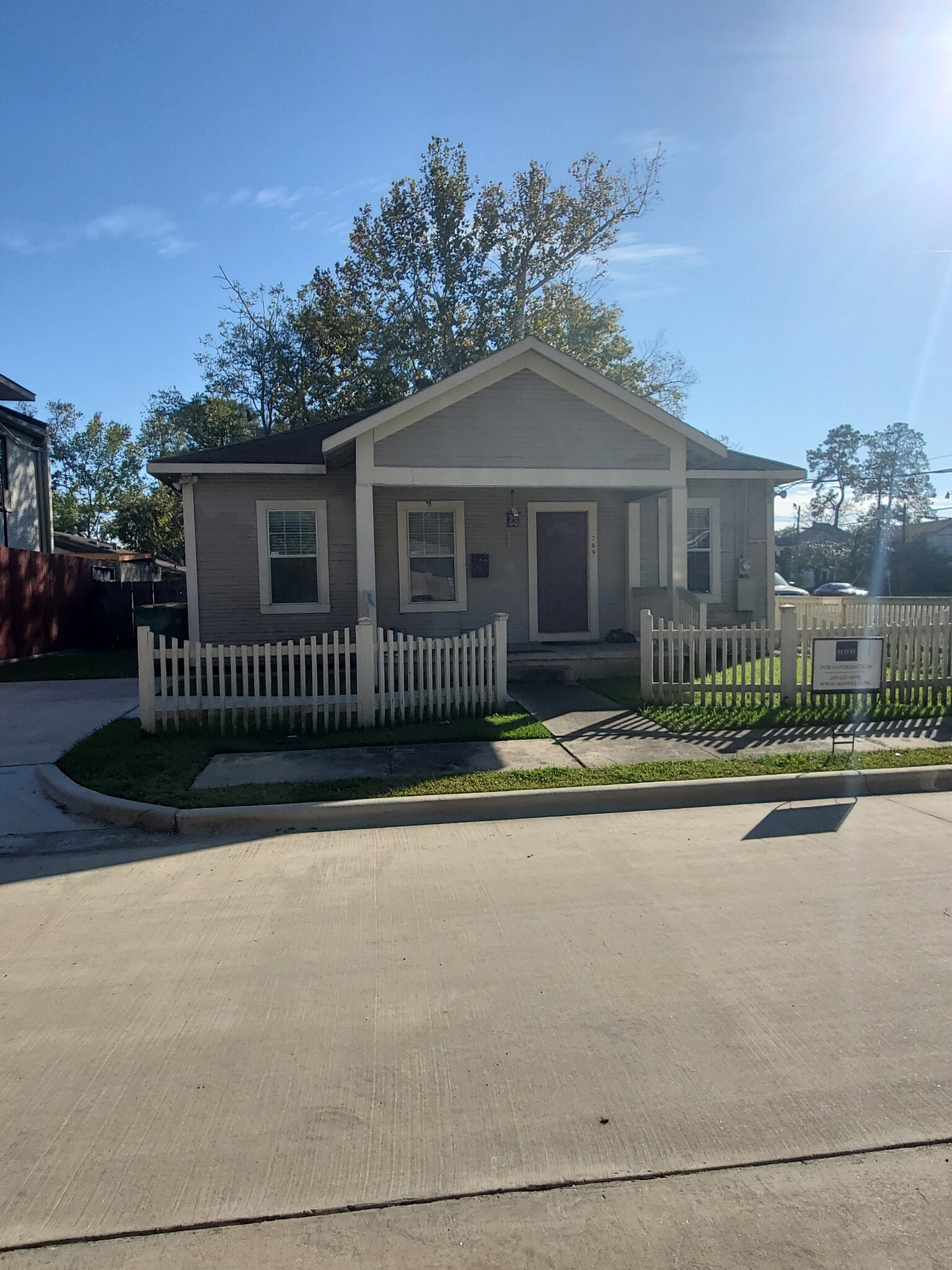 309 Carnes St, Conroe, TX for Rent