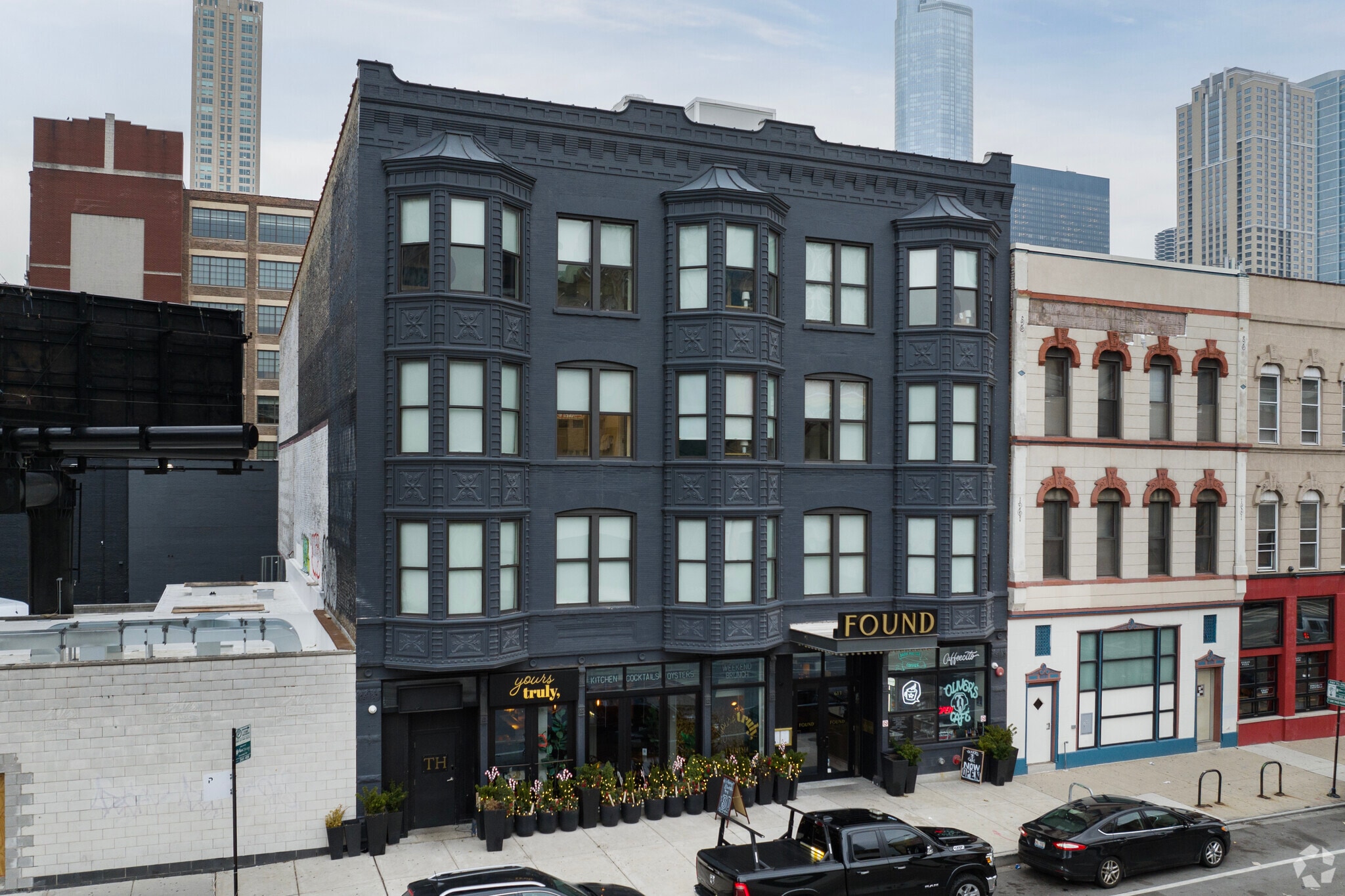 613 N Wells St, Chicago, IL for Rent