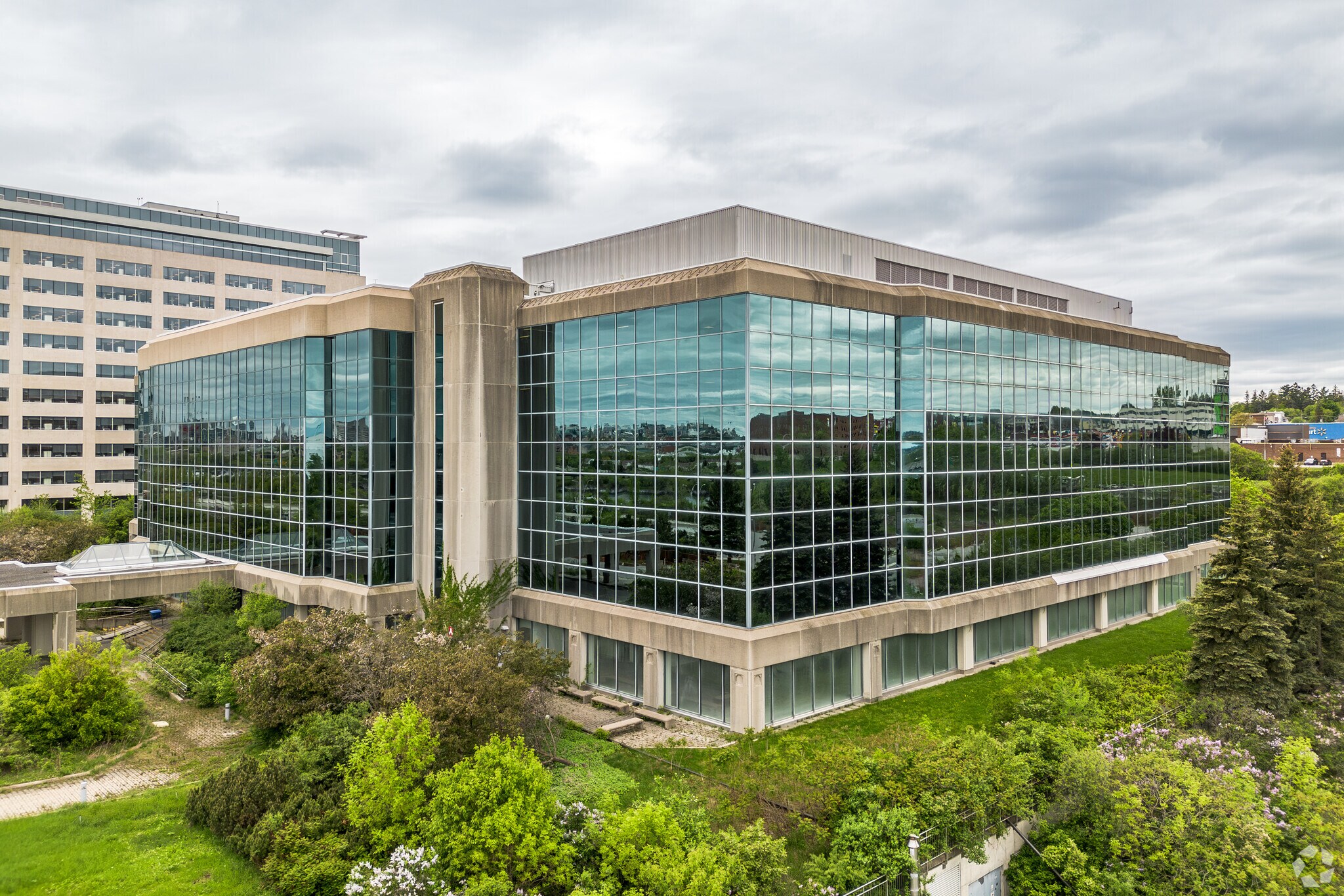 555 Boul Carriere, Gatineau, QC for Sale