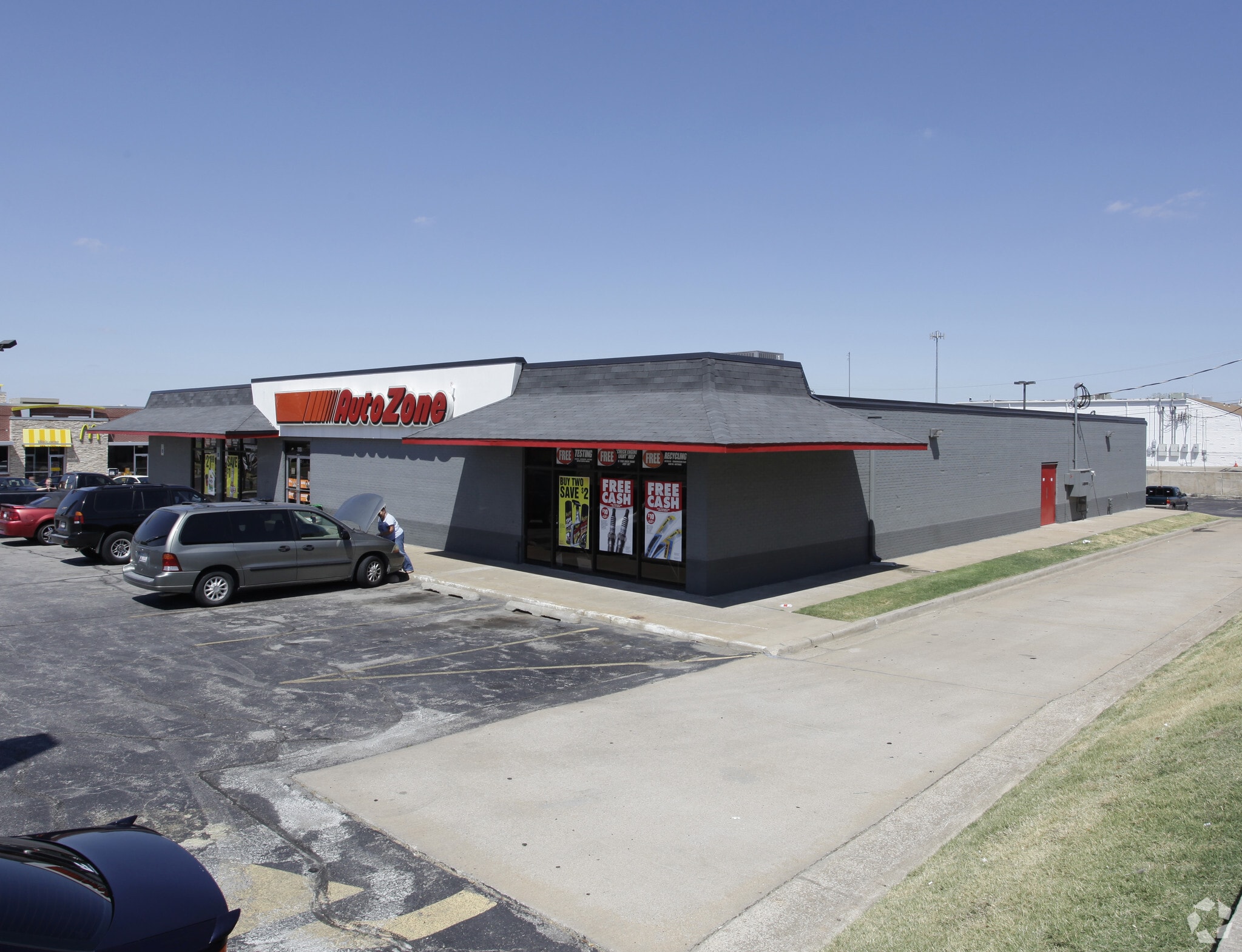 4949 S Memorial Dr, Tulsa, OK for Sale