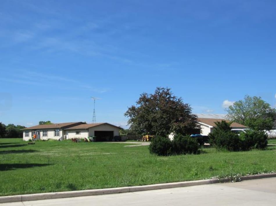 265 W Ripple Ave, Oshkosh, WI for Sale