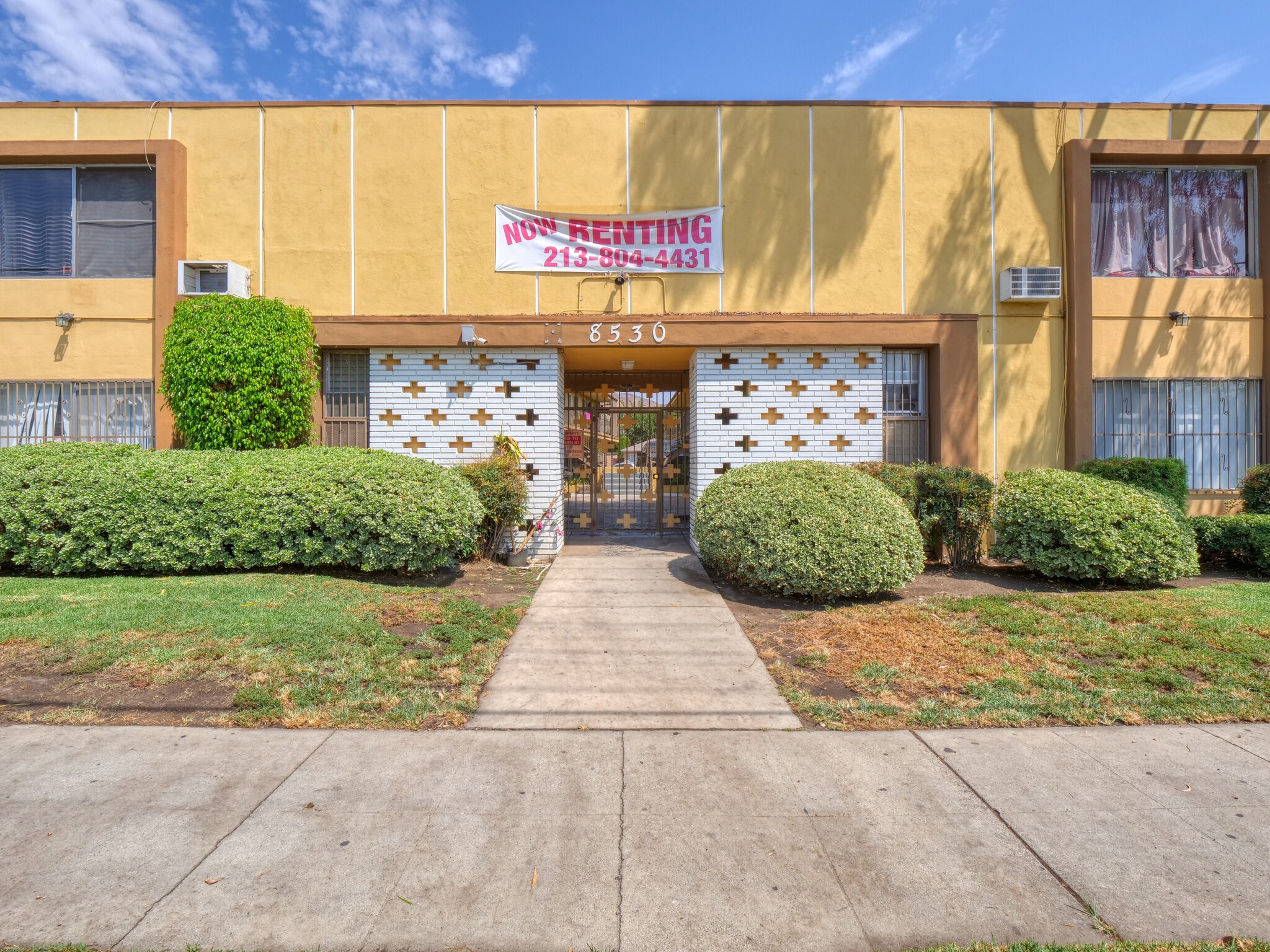 8530 Sunland Blvd, Sun Valley, CA for Sale