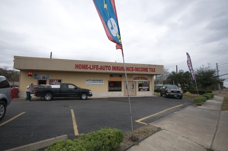 2555 Allen Genoa Rd, Pasadena, TX for Sale