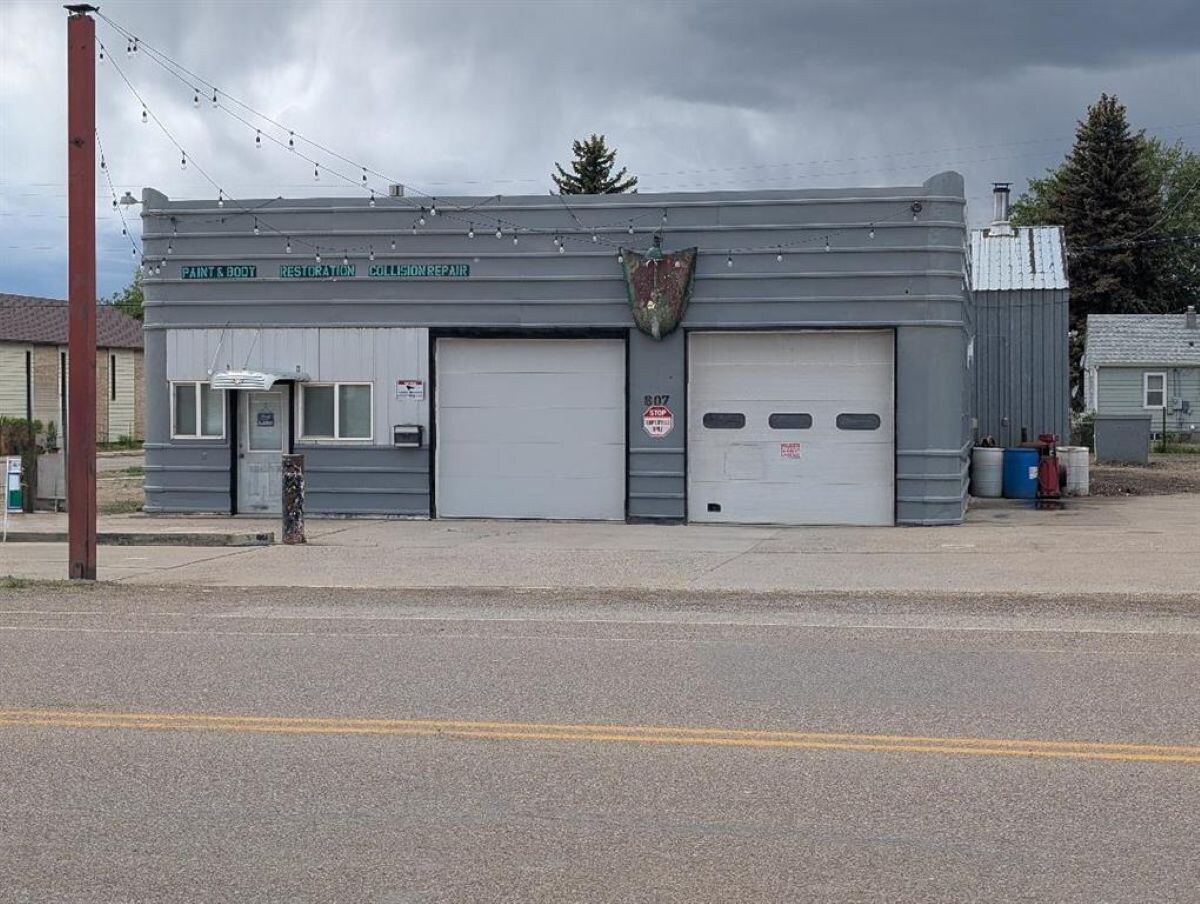 807 Oilfield Ave, Shelby, MT for Sale