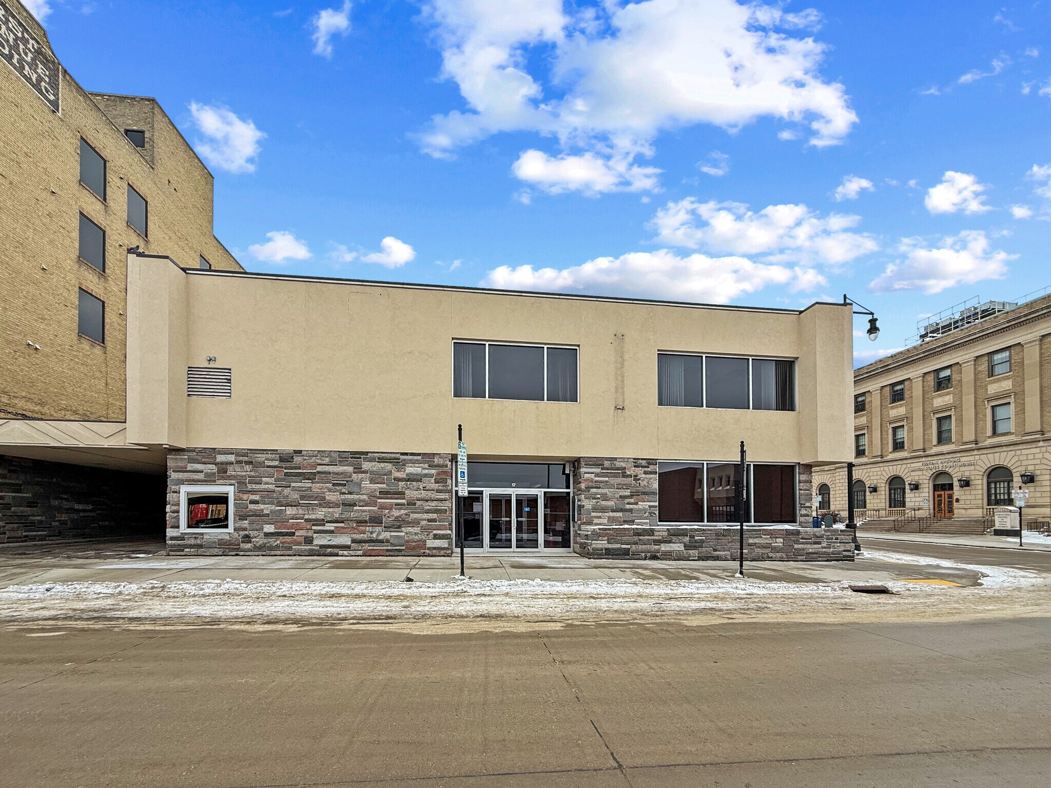 17 1st Ave SW, Minot, ND for Sale