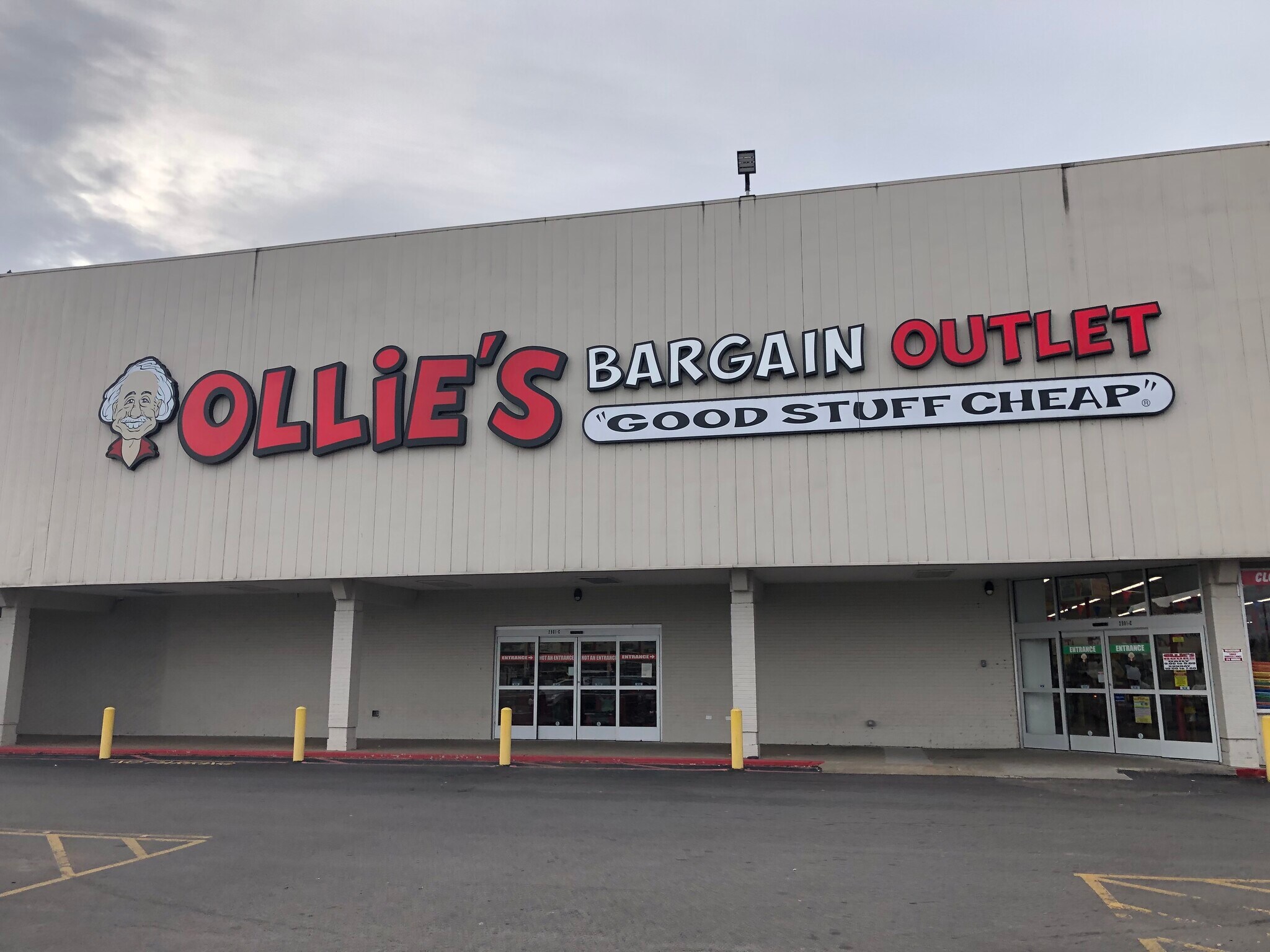 2801 S Olive St, Pine Bluff, AR for Rent