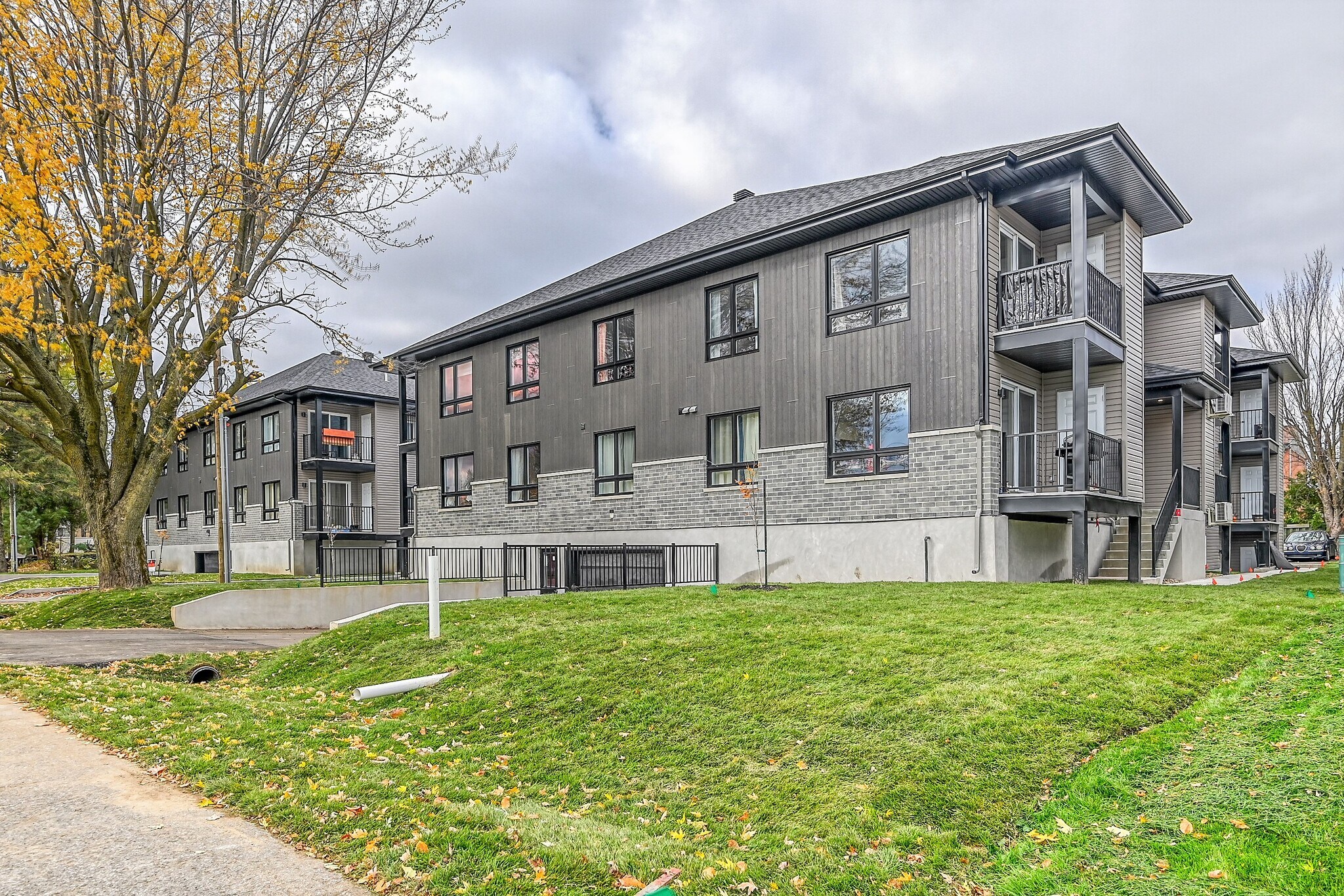 20 Rue Saint-Isidore, Saint-charles-borromee, QC for Sale
